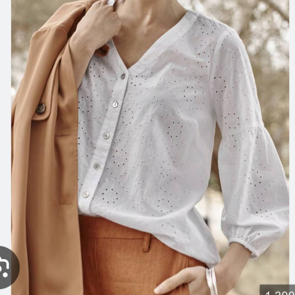 J. Jill Eyelet V-Neck Button Up Blouse Women’s size M White Lantern Sleeves